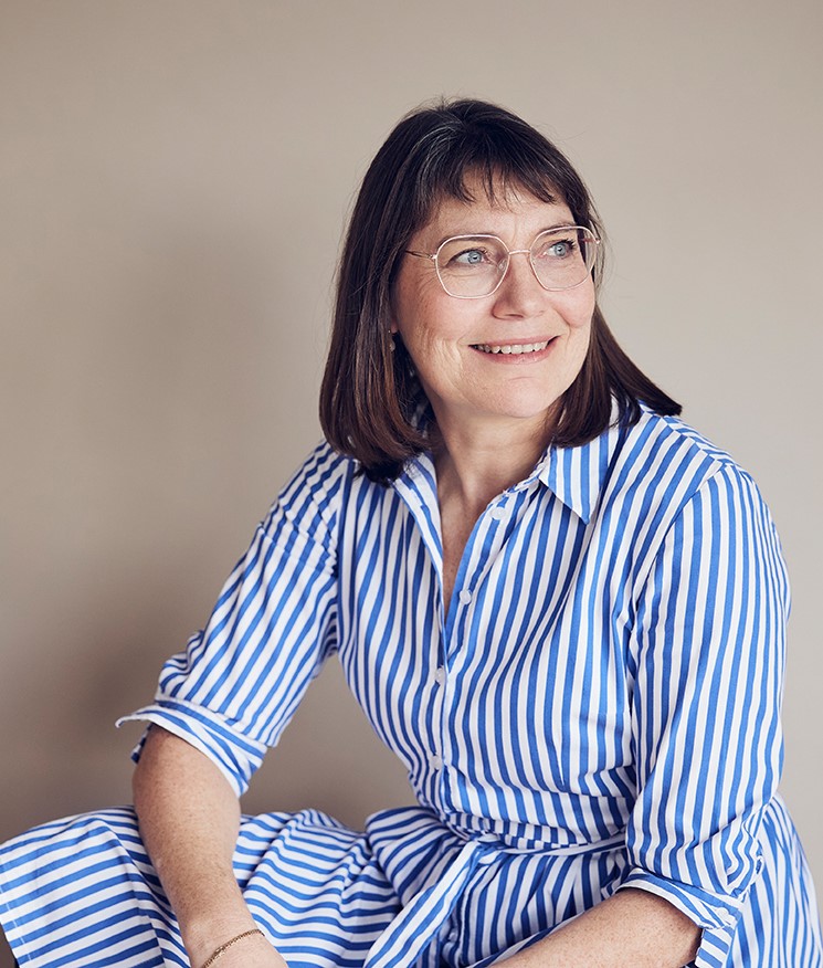 Picture of Mette Juhl Jørgensen with blue striped dress